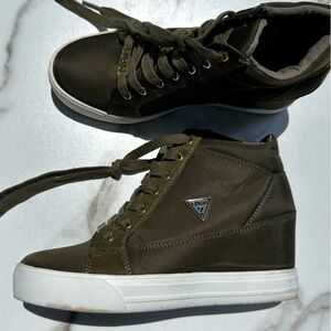 Guess Wedge Sneakers Army Green Size 7.5